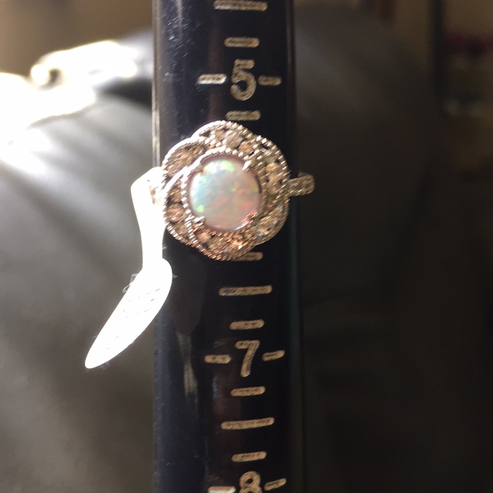 10/$20 🎈Fragrant Jewels ring sz 6